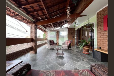 Casa à venda com 3 quartos, 332m² em Vila Galvão, Guarulhos