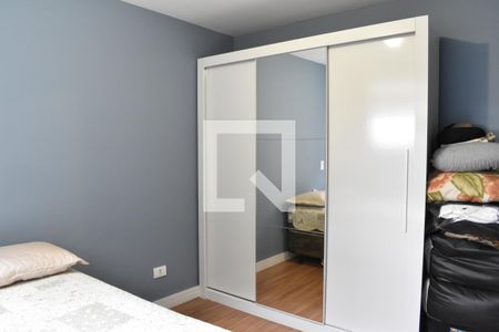 Quarto 1 de apartamento para alugar com 2 quartos, 50m² em Santa Cândida, Curitiba