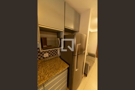 Cozinha de kitnet/studio à venda com 1 quarto, 42m² em Empresarial 18 do Forte, Barueri