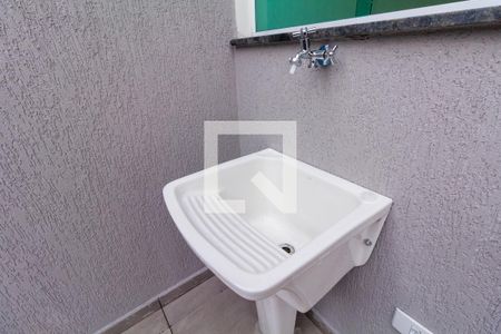 Quintal e Área de Serviço de casa à venda com 3 quartos, 109m² em Vila Nhocuné, São Paulo