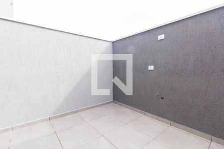 Quintal e Área de Serviço de casa à venda com 3 quartos, 109m² em Vila Nhocuné, São Paulo