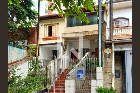 Fachada + Placa de casa à venda com 4 quartos, 100m² em Vila Romana, São Paulo