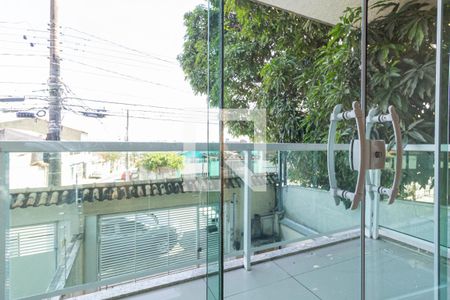 Sacada de casa à venda com 3 quartos, 130m² em Cipava, Osasco