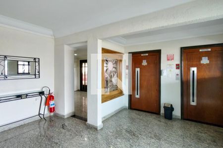Hall de entrada de apartamento para alugar com 2 quartos, 70m² em Maracanã, Praia Grande