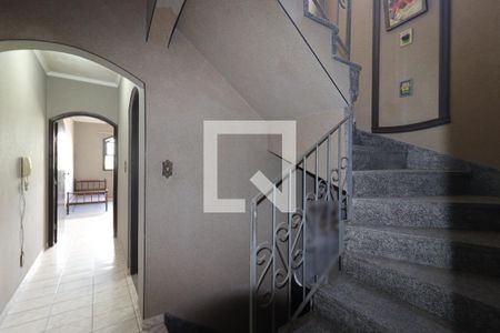 Corredor piso inferior de casa à venda com 5 quartos, 255m² em Parque Marajoara, Santo André