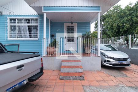 Fachada de casa à venda com 3 quartos, 300m² em Cristal, Porto Alegre