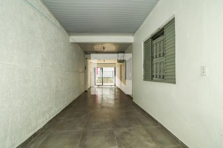 Garagem de casa à venda com 2 quartos, 120m² em Farrapos, Porto Alegre