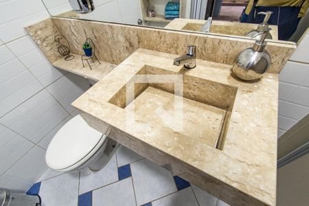 Banheiro de Serviço de apartamento à venda com 6 quartos, 200m² em Jardim da Gloria, São Paulo