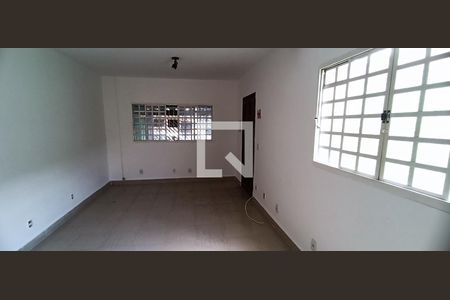 Sala de casa à venda com 2 quartos, 180m² em Jardim Monte Kemel, São Paulo