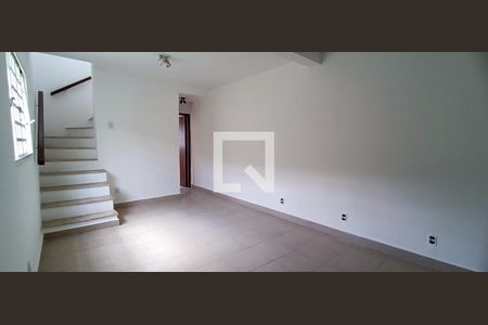 Sala de casa à venda com 2 quartos, 180m² em Jardim Monte Kemel, São Paulo