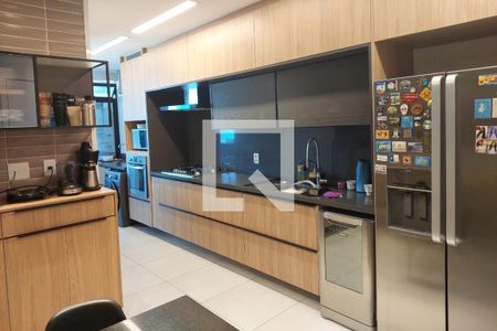 Apartamento à venda com 4 quartos, 238m² em Piratininga, Niterói
