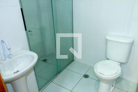 banheiro de apartamento para alugar com 2 quartos, 58m² em Chácara Inglesa, São Paulo