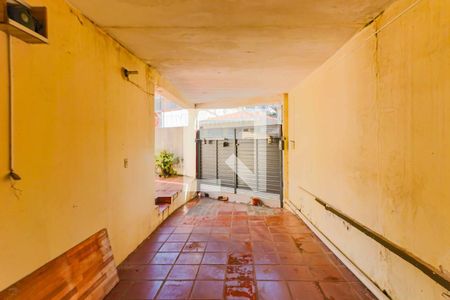 Garagem de casa à venda com 3 quartos, 256m² em Vila Gomes, São Paulo
