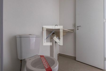 Banheiro de kitnet/studio à venda com 1 quarto, 24m² em Pinheiros, São Paulo