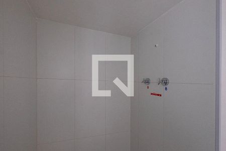 Banheiro de kitnet/studio à venda com 1 quarto, 24m² em Pinheiros, São Paulo
