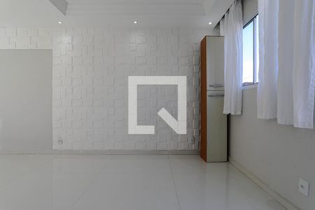 Sala de casa de condomínio para alugar com 2 quartos, 57m² em Vila Colorado, Suzano