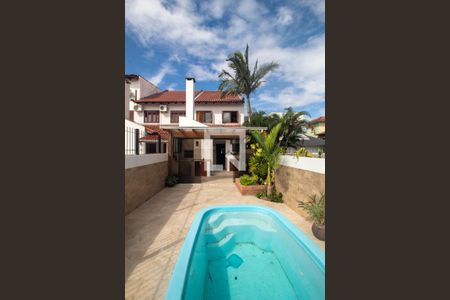 Casa à venda com 192m², 4 quartos e 1 vagaÁrea comum - Piscina