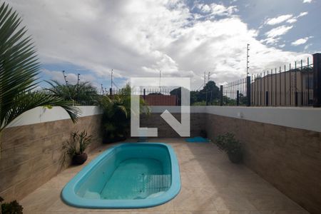 Casa à venda com 192m², 4 quartos e 1 vagaÁrea comum - Piscina