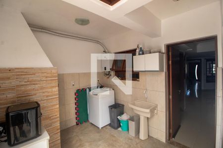 Casa à venda com 192m², 4 quartos e 1 vagaÁrea de Serviço