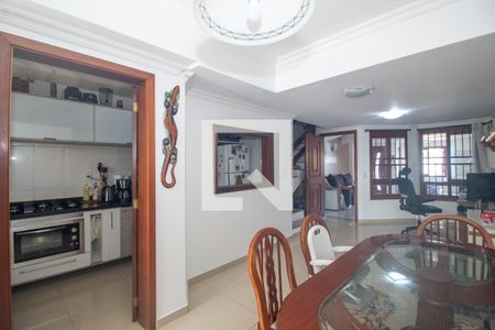 Sala/Escritorio de casa à venda com 4 quartos, 192m² em Guarujá, Porto Alegre