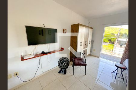 Sala de TV de apartamento para alugar com 1 quarto, 40m² em Ingleses do Rio Vermelho, Florianópolis