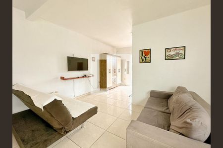 Sala de TV de apartamento para alugar com 1 quarto, 40m² em Ingleses do Rio Vermelho, Florianópolis
