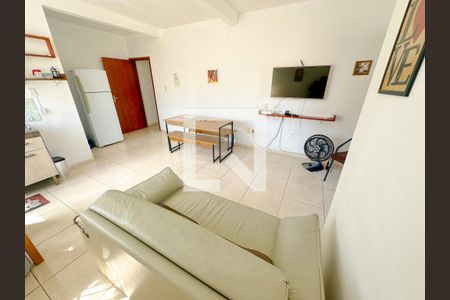 Sala de TV de apartamento para alugar com 1 quarto, 40m² em Ingleses do Rio Vermelho, Florianópolis
