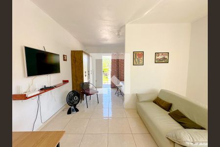 Sala de TV de apartamento para alugar com 1 quarto, 40m² em Ingleses do Rio Vermelho, Florianópolis