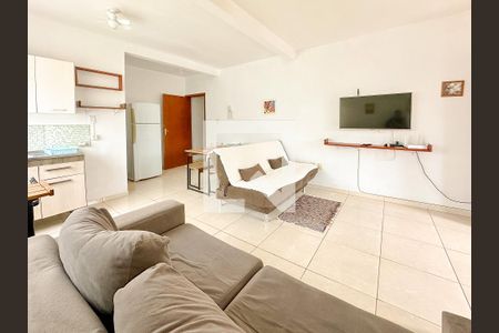 Sala de TV de apartamento para alugar com 1 quarto, 40m² em Ingleses do Rio Vermelho, Florianópolis