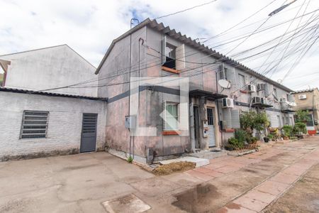 Fachada de casa de condomínio à venda com 2 quartos, 40m² em Coronel Aparicio Borges, Porto Alegre
