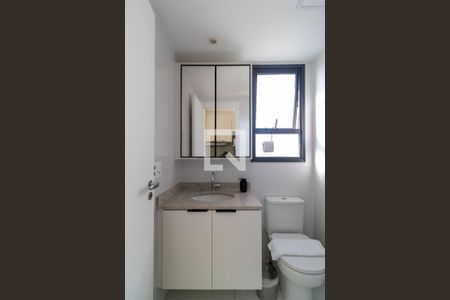 Banheiro de kitnet/studio à venda com 1 quarto, 28m² em Pompeia, São Paulo