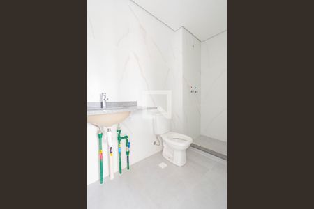 Banheiro Suíte  de apartamento à venda com 2 quartos, 57m² em Fátima, Canoas