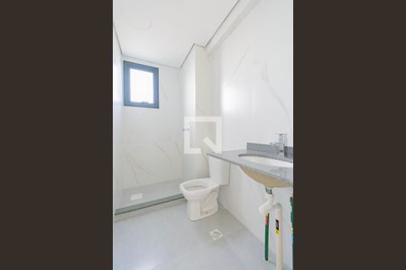 Banheiro de apartamento à venda com 2 quartos, 60m² em Fátima, Canoas