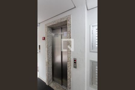 Elevador de apartamento à venda com 3 quartos, 100m² em Pampulha, Belo Horizonte