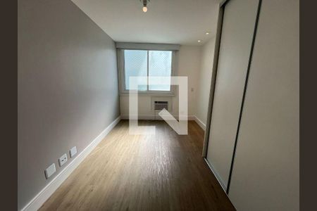 Apartamento à venda com 3 quartos, 120m² em Piratininga, Niterói