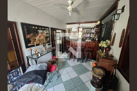 Casa à venda com 3 quartos, 198m² em Badu, Niterói