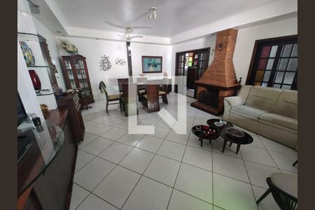 Casa à venda com 3 quartos, 198m² em Badu, Niterói