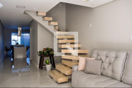 Sala de casa à venda com 2 quartos, 108m² em Vila Nova, Porto Alegre