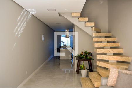 Sala de casa à venda com 2 quartos, 108m² em Vila Nova, Porto Alegre