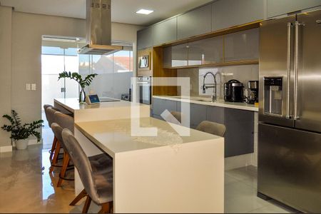 Cozinha de casa à venda com 2 quartos, 108m² em Vila Nova, Porto Alegre