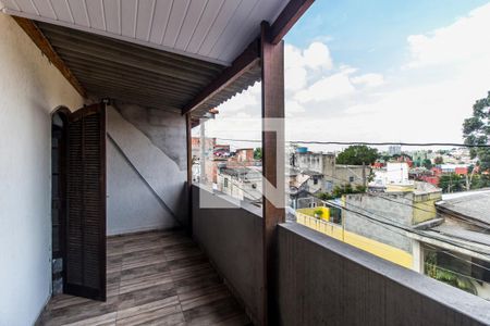 Varanda de casa para alugar com 2 quartos, 100m² em Conjunto Habitacional Presidente Castelo Branco, Carapicuíba