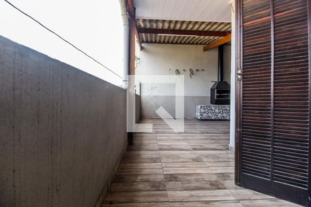 Varanda de casa para alugar com 2 quartos, 100m² em Conjunto Habitacional Presidente Castelo Branco, Carapicuíba