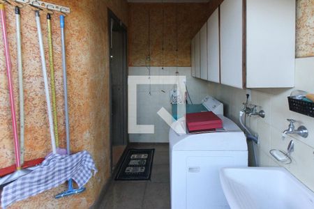Área de serviço de casa à venda com 3 quartos, 350m² em Vila California, São Paulo
