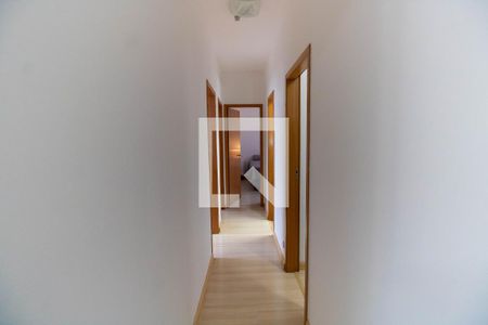 Corredor  de apartamento à venda com 4 quartos, 76m² em Icaraí, Niterói