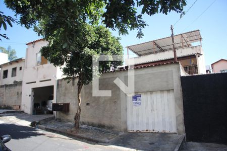 Fachada de casa à venda com 4 quartos, 370m² em Pindorama, Belo Horizonte