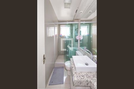 Banheiro de apartamento à venda com 2 quartos, 60m² em Duque de Caxias, São Leopoldo