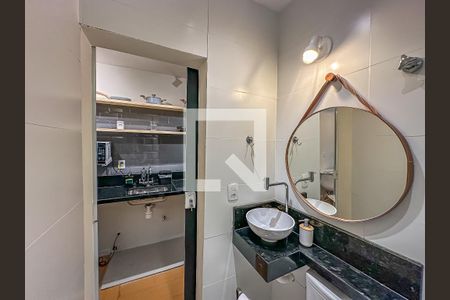 Banheiro  de kitnet/studio à venda com 1 quarto, 30m² em Centro, Rio de Janeiro