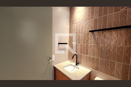 Banheiro de apartamento à venda com 2 quartos, 48m² em Jardim Shangai, Jundiaí