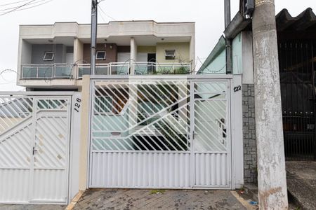 Fachada de casa à venda com 3 quartos, 160m² em Cidade Antônio Estêvão de Carvalho, São Paulo