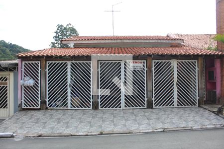 Fachada de casa à venda com 5 quartos, 520m² em Granja Carolina, Cotia